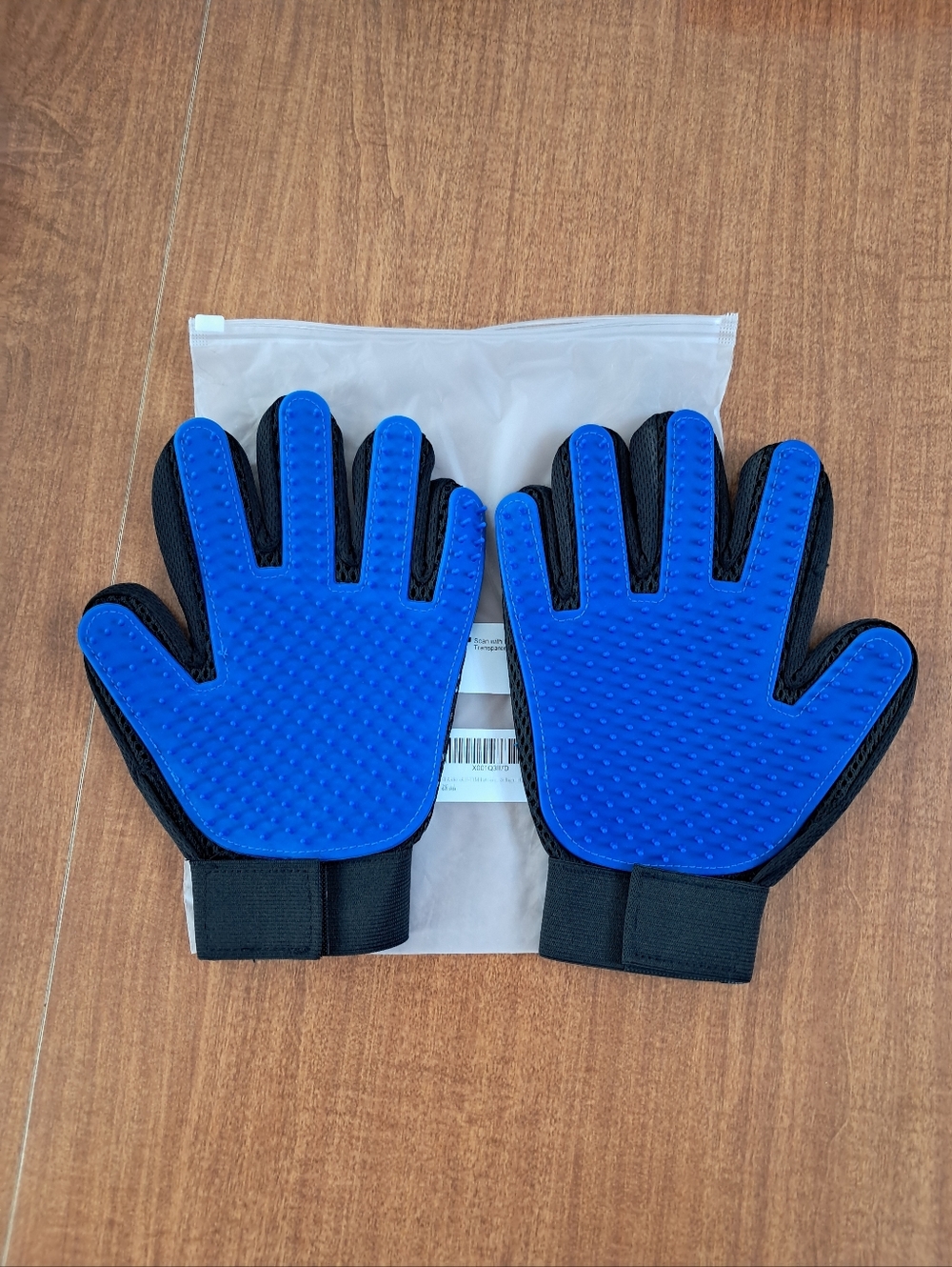 Pet Hair Romver Gloves New Black Blue Soft Bristles OS Adjustable Wrist Dog Cat